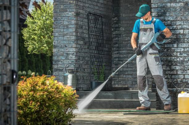 Why Choose Our Pressure Washing Services in Florida